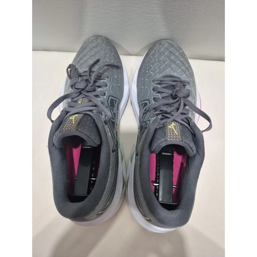 MIZUNO Wave Inspire 18 Womens Sz 7.5 Running Gray Shoes J1GD224405